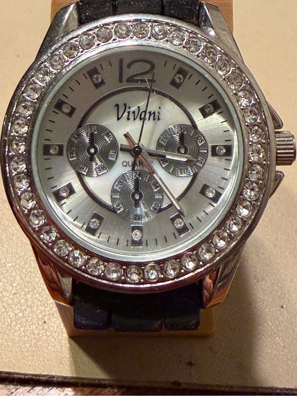 🦋10/$20🦋 Vivani Silver Rhinestone Silicone Women’s Watch